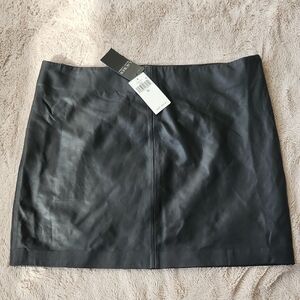 NWT Lauren Ralph Lauren Vegan Faux Leather Mini Skirt Lined - Black